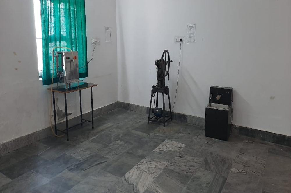 Machine Room & Instrument Room 